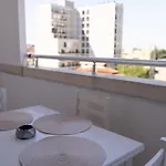 Emma 2br, 2 Bath & Balcony Appartement *