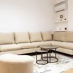 Emma 2br, 2 Bath & Balcony * Tirana