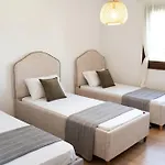 Emma 2br, 2 Bath & Balcony * Tirana