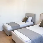 Emma 2br, 2 Bath & Balcony Tirana