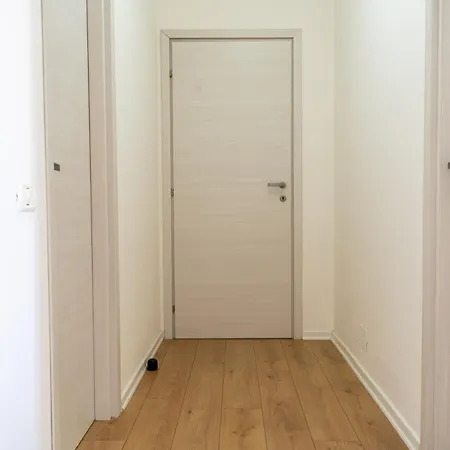 Emma 2br, 2 Bath & Balcony * تيرانا