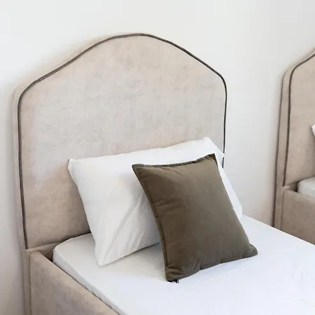 Emma 2br, 2 Bath & Balcony Appartement