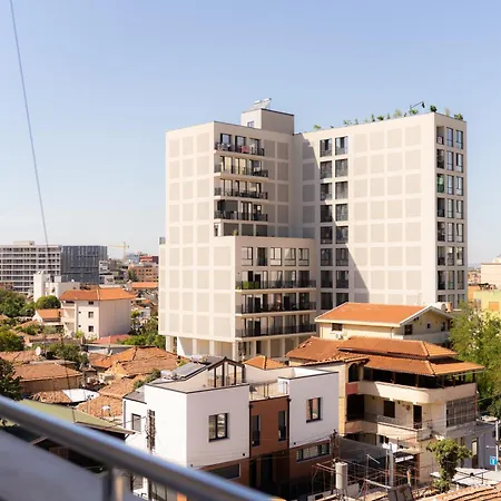 Emma 2br, 2 Bath & Balcony Apartamento