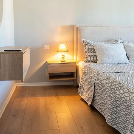 Emma 2br, 2 Bath & Balcony Daire