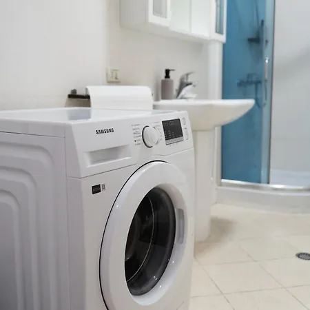 Daire Emma 2br, 2 Bath & Balcony Tiran