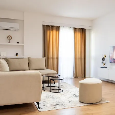 Emma 2br, 2 Bath & Balcony Appartement *