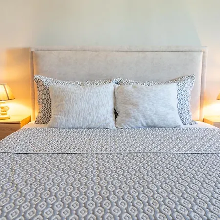 Appartement Emma 2br, 2 Bath & Balcony *