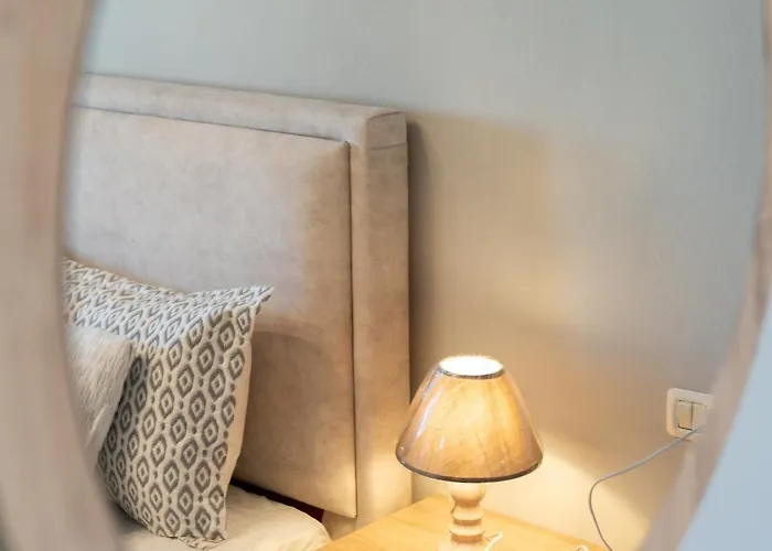 Emma 2br, 2 Bath & Balcony Appartement *