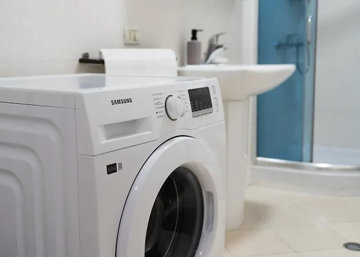 Lägenhet Emma 2br, 2 Bath & Balcony Tirana