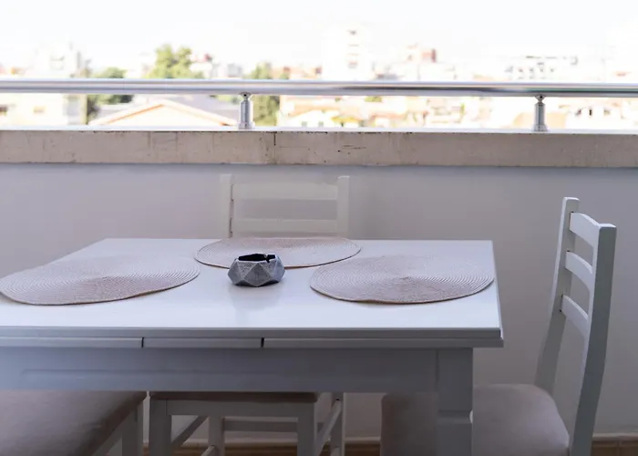 Appartement Emma 2br, 2 Bath & Balcony Tirana