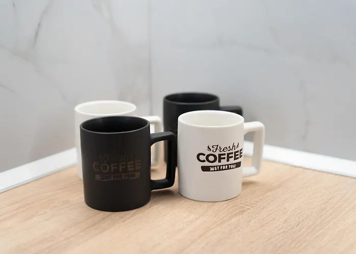 Emma 2br, 2 Bath & Balcony Apartamento