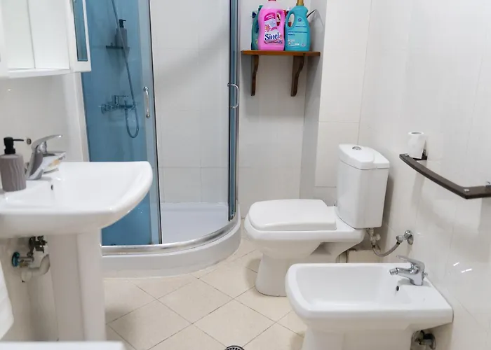 Emma 2br, 2 Bath & Balcony * Tirana