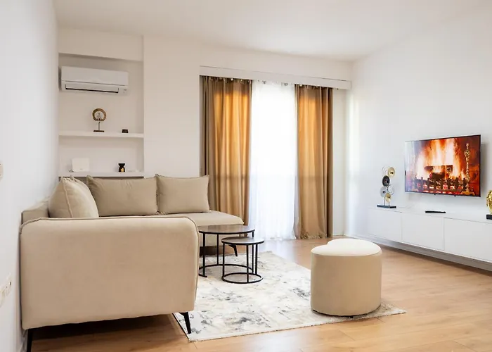 Emma 2br, 2 Bath & Balcony Appartement *
