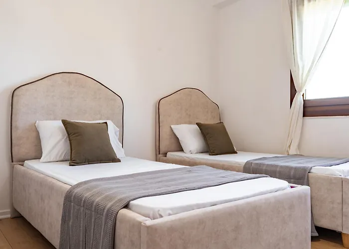 Appartement Emma 2br, 2 Bath & Balcony Tirana