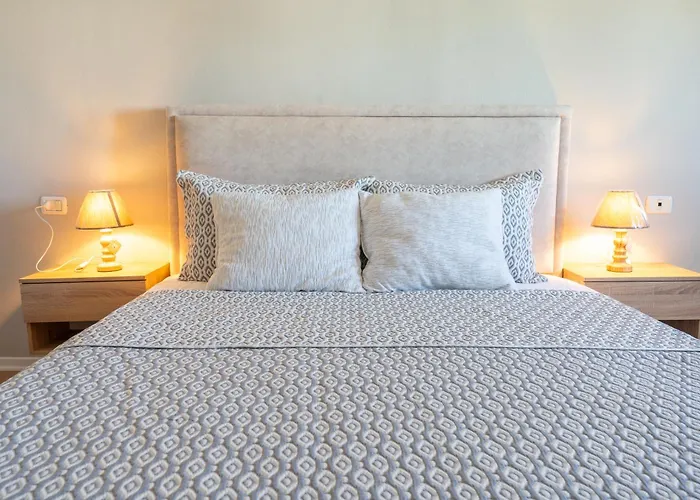 Apartamento Emma 2br, 2 Bath & Balcony *