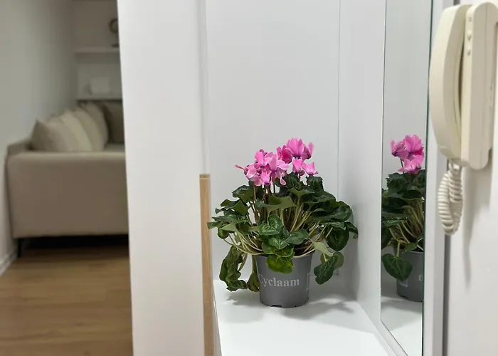 Apartamento Emma 2br, 2 Bath & Balcony Tirana